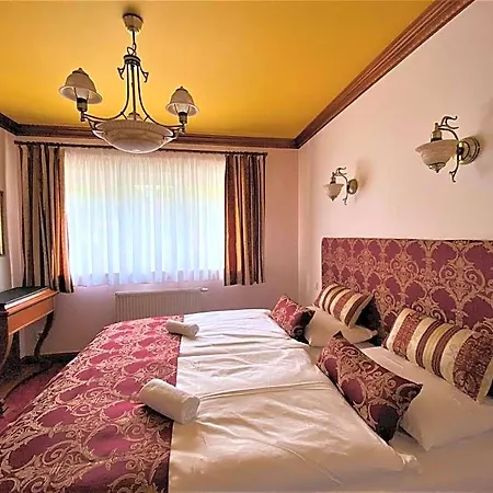 Jachymoff B&B 야히모프